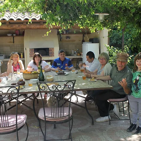 Le Petit Frigouye Bed & Breakfast